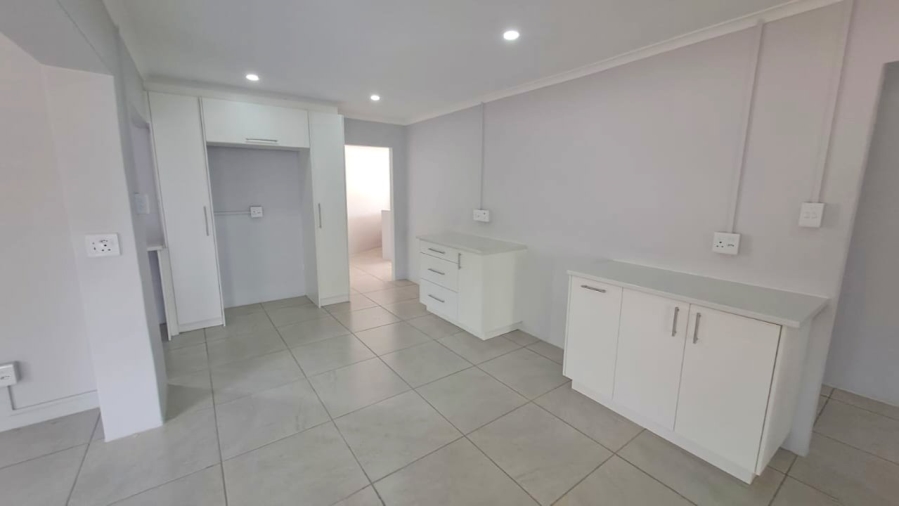 5 Bedroom Property for Sale in Fraaiuitsig Western Cape